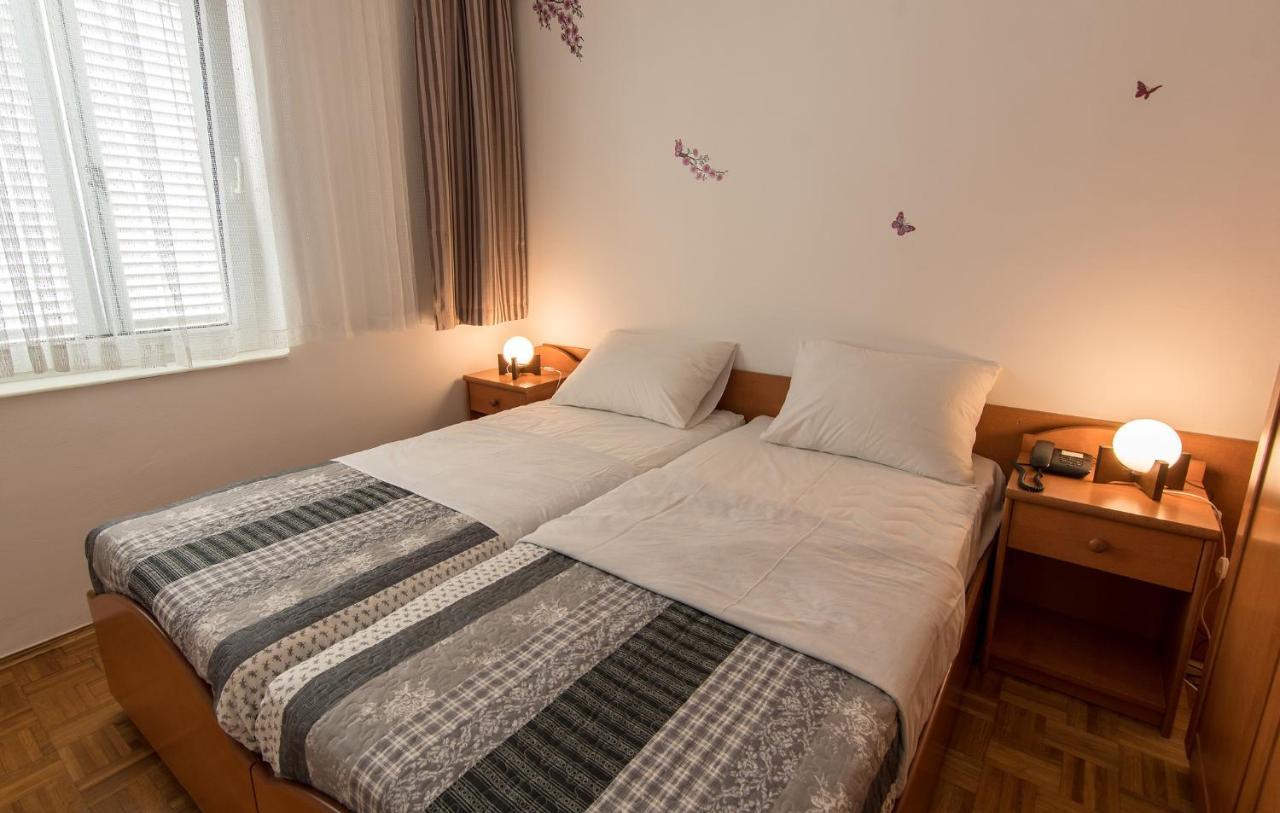 Hotel Barba Starigrad Paklenica Exterior photo